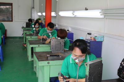 模具省模抛光工作环境的注意事项与润滑剂规范